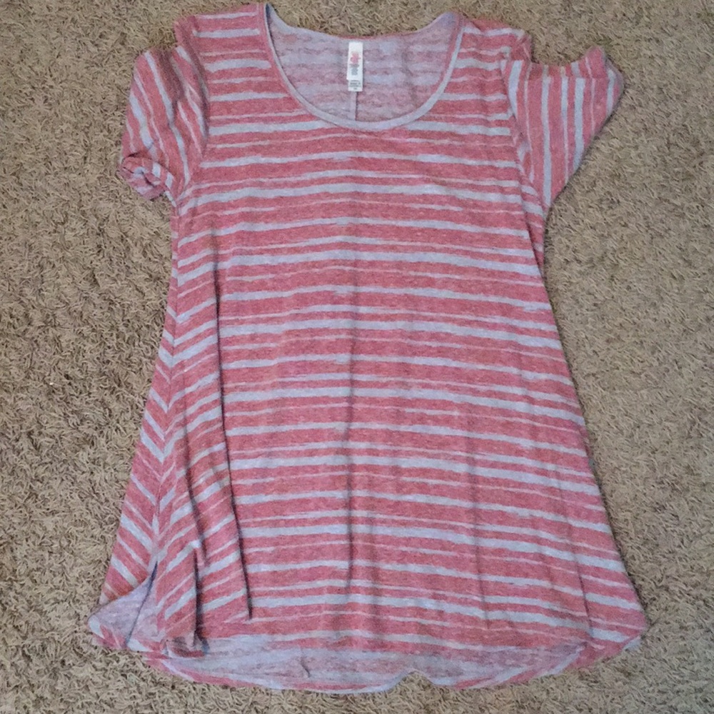LuLaRoe XS Perfect Tee